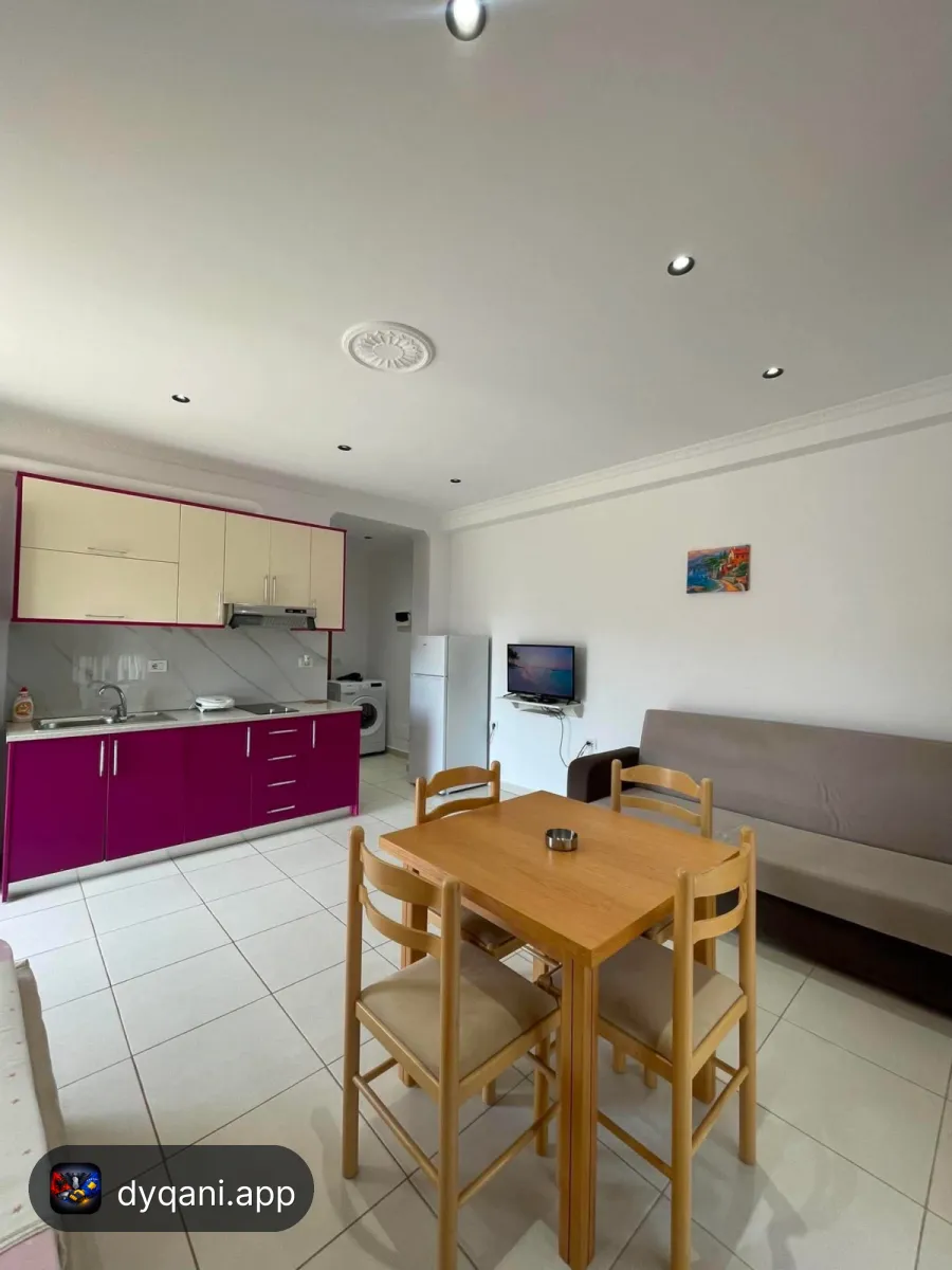 Apartament me qera ditore – 5,000 Lek – Sarandë – I mirë — Sarandë - Foto 2