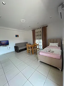 Apartament me qera ditore – 5,000 Lek – Sarandë – I mirë — Sarandë - Foto 3