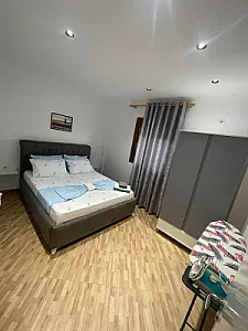 Jepet me qera ditore apartament – 5,000 Lek – Sarandë — Sarandë - Foto 1