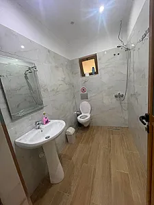 Jepet me qera ditore apartament – 5,000 Lek – Sarandë — Sarandë - Foto 2