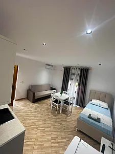 Jepet me qera ditore apartament – 5,000 Lek – Sarandë — Sarandë - Foto 4