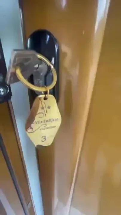 Jepet me qera ditore apartament komod per 4-5 persona — video