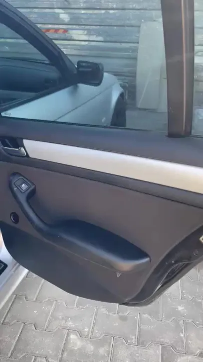Bmw 330d viti 2000 në shitje gri mat sportive — video