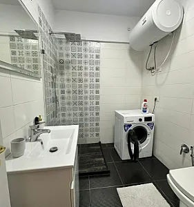 Apartament 2+1 me Qera – Kompleksi – 1,000€ – Tiranë — Tiranë - Foto 3