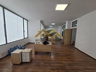 Njësi Biznesi 147m² me Qera – 220,000€ – Durrës – I mirë — Durrës - Foto 7