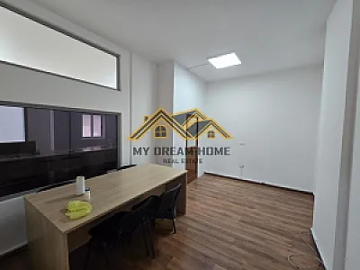 Njësi Biznesi 147m² me Qera – 220,000€ – Durrës – I mirë — Durrës - Foto 8