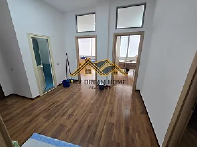 Njësi Biznesi 147m² me Qera – 220,000€ – Durrës – I mirë — Durrës - Foto 10