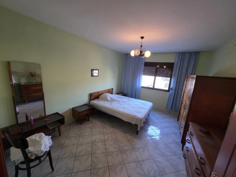 Shitet apartament 2+1 lagja 16, Durres.