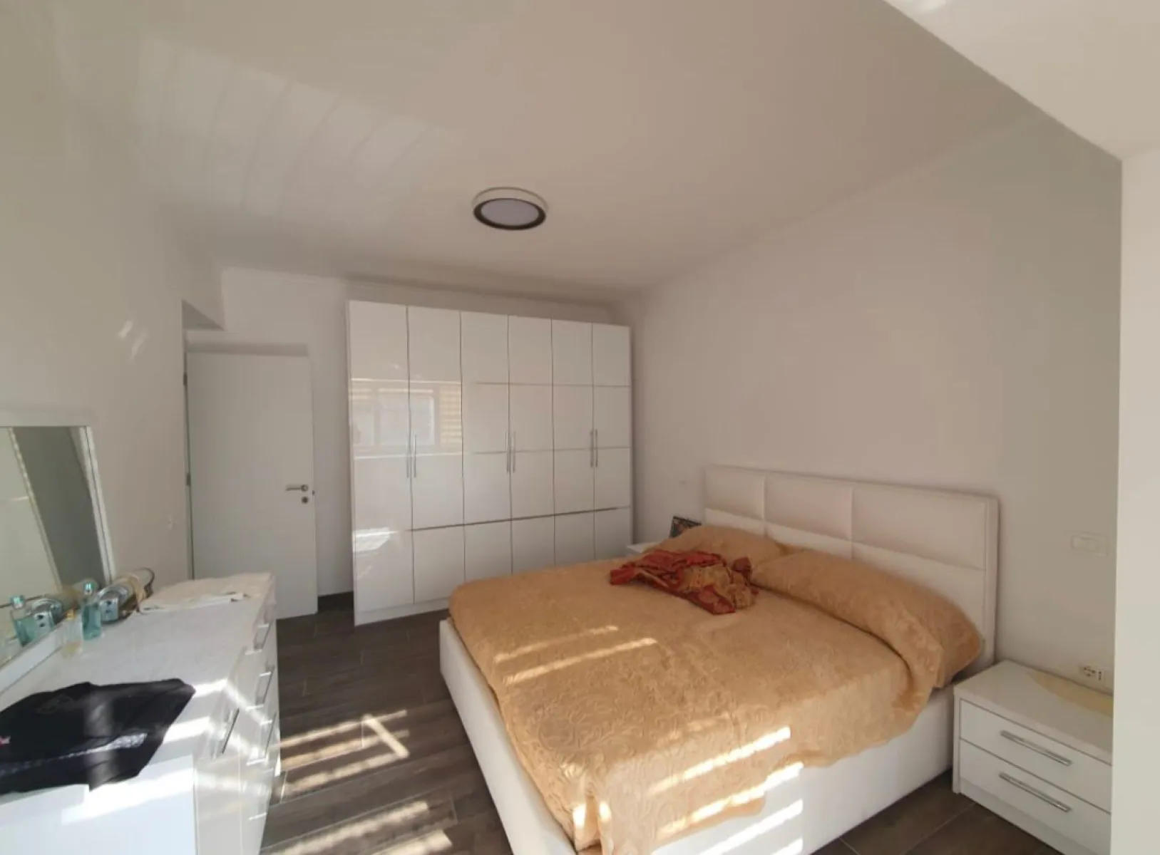 Jepet me qera apartament 2+1 Stacioni i Trenit, Durres - Foto 5