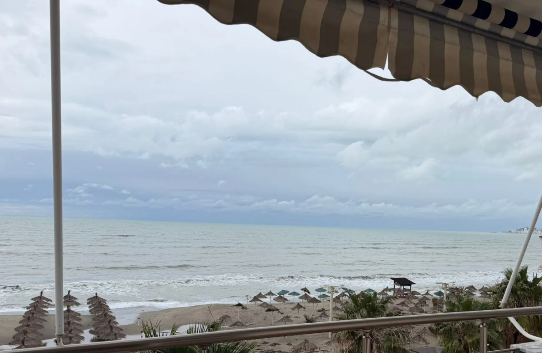 Shitet apartament 1+1 me pamje deti Shkembi i Kavajes, Durres. - Foto 1