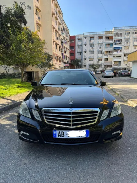 Mercedes Benz E250 — në shitje · në Tiranë · Gjendje e shkëlqyer