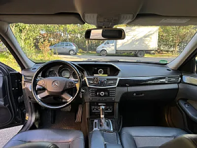 Mercedes Benz E250 — në shitje · në Tiranë · Gjendje e shkëlqyer - Foto 7