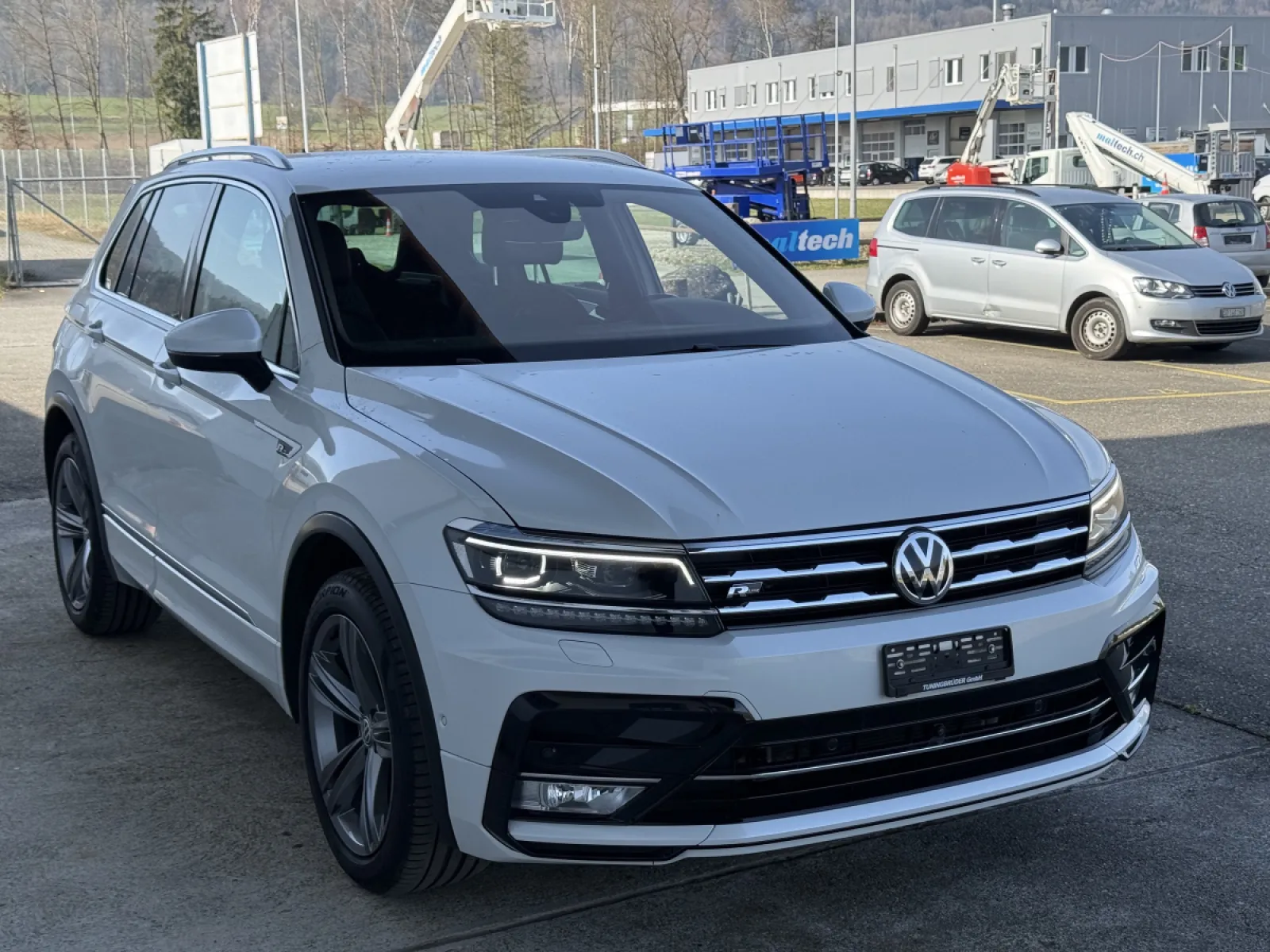 Volkswagen Tiguan 2.0 TDI Automat 🇨🇭 - Foto 2
