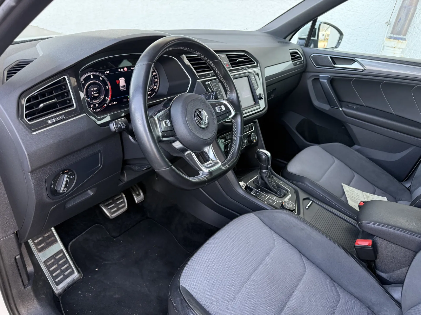 Volkswagen Tiguan 2.0 TDI Automat 🇨🇭 - Foto 9