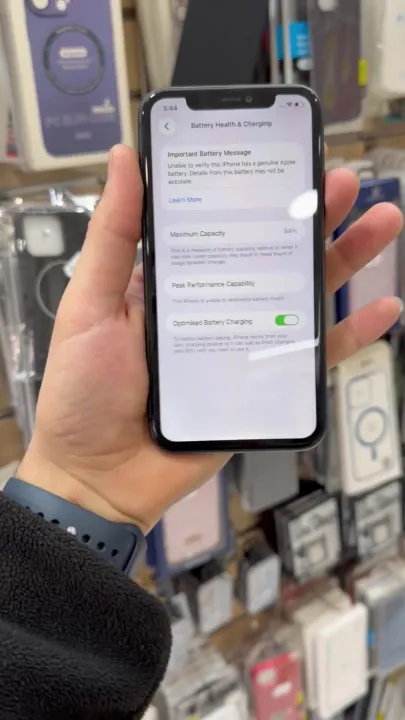 iPhone 11 64 gb me bateri 84% dhe face id — video