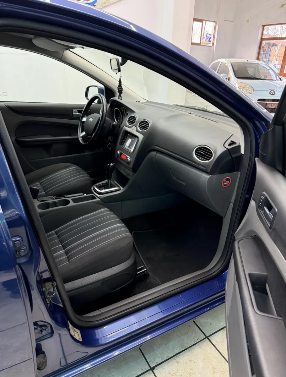 Ford Focus 2.0i Automat🇨🇭 - Foto 13