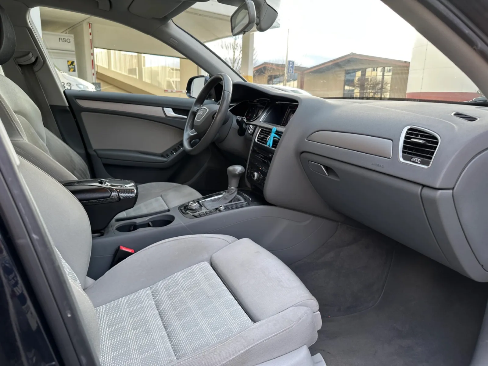 Audi A4 Avant 2.0 TDI 🇨🇭 — në shitje · në Durrës · Gjendje e shkëlqyer - Foto 7