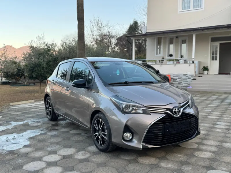 🚘 Toyota yaris — në shitje · në Tiranë · Si i ri