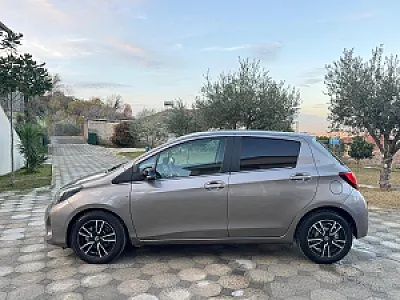 🚘 Toyota yaris — në shitje · në Tiranë · Si i ri - Foto 3