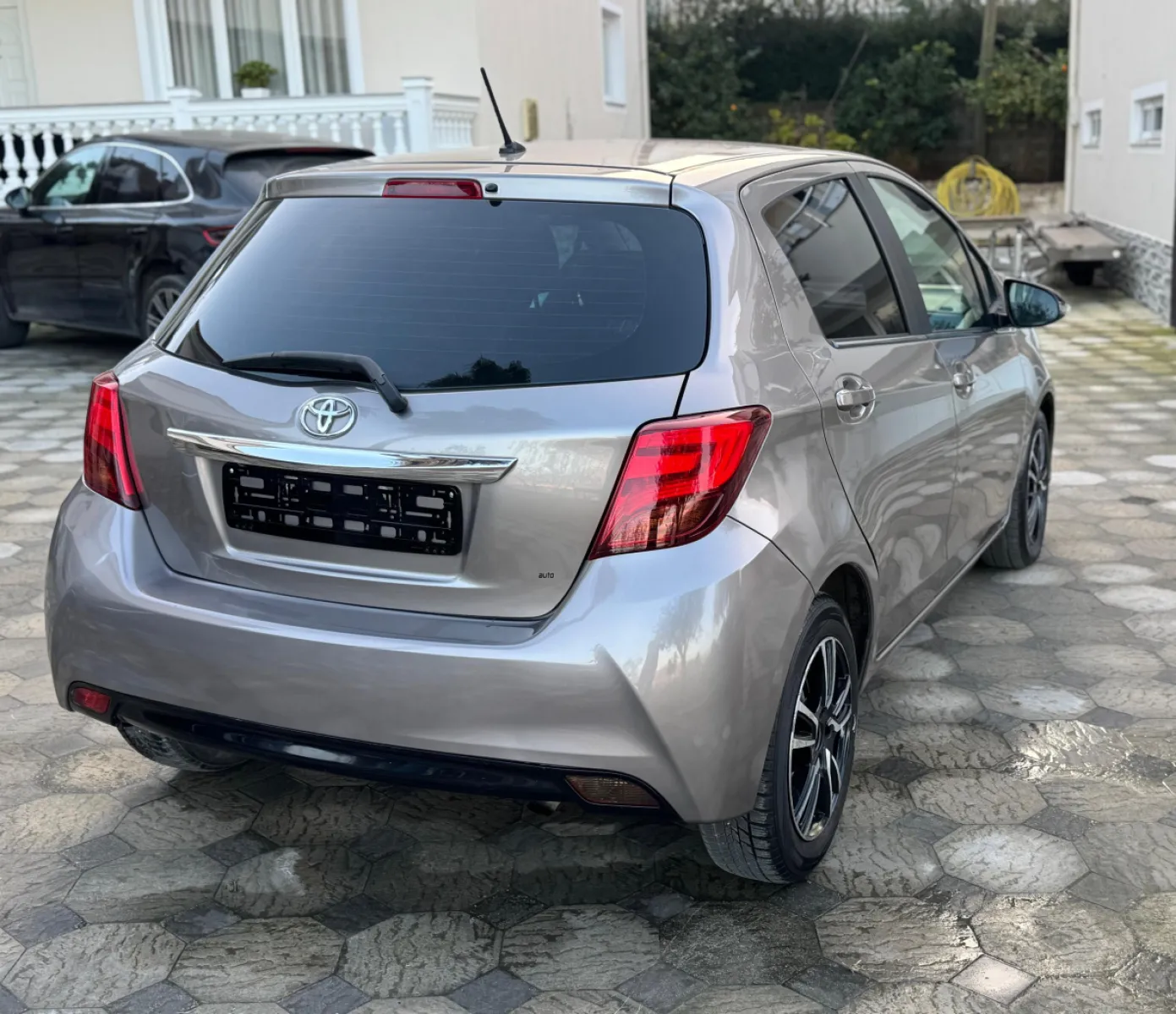 🚘 Toyota yaris — në shitje · në Tiranë · Si i ri - Foto 5
