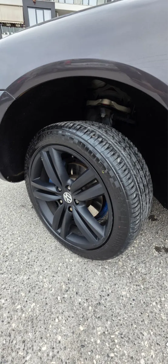 🚘 Volkswagen Touareg — në shitje · në Tiranë · Gjendje e shkëlqyer - Foto 8