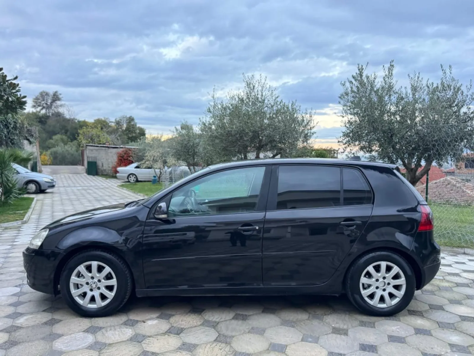 Volkswagen golf 5 gjendja e paster si makine - Foto 7