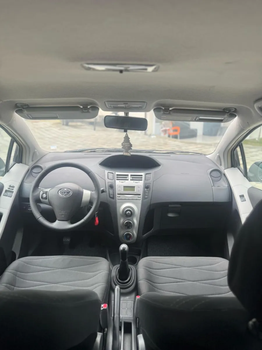 Toyota Yaris gjendja super - Foto 9