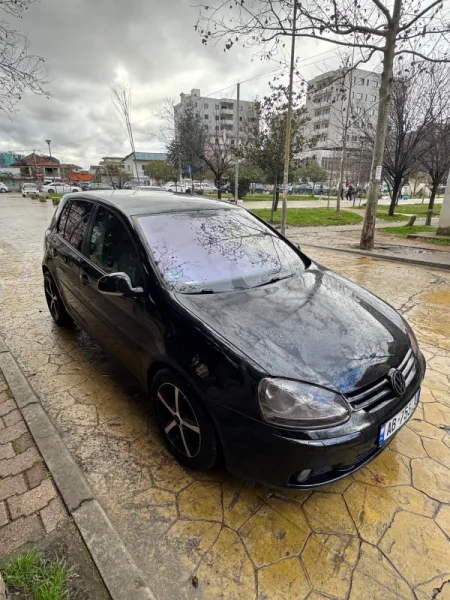 Shitet Volkswagen Golf 5 1.4i — Tiranë
