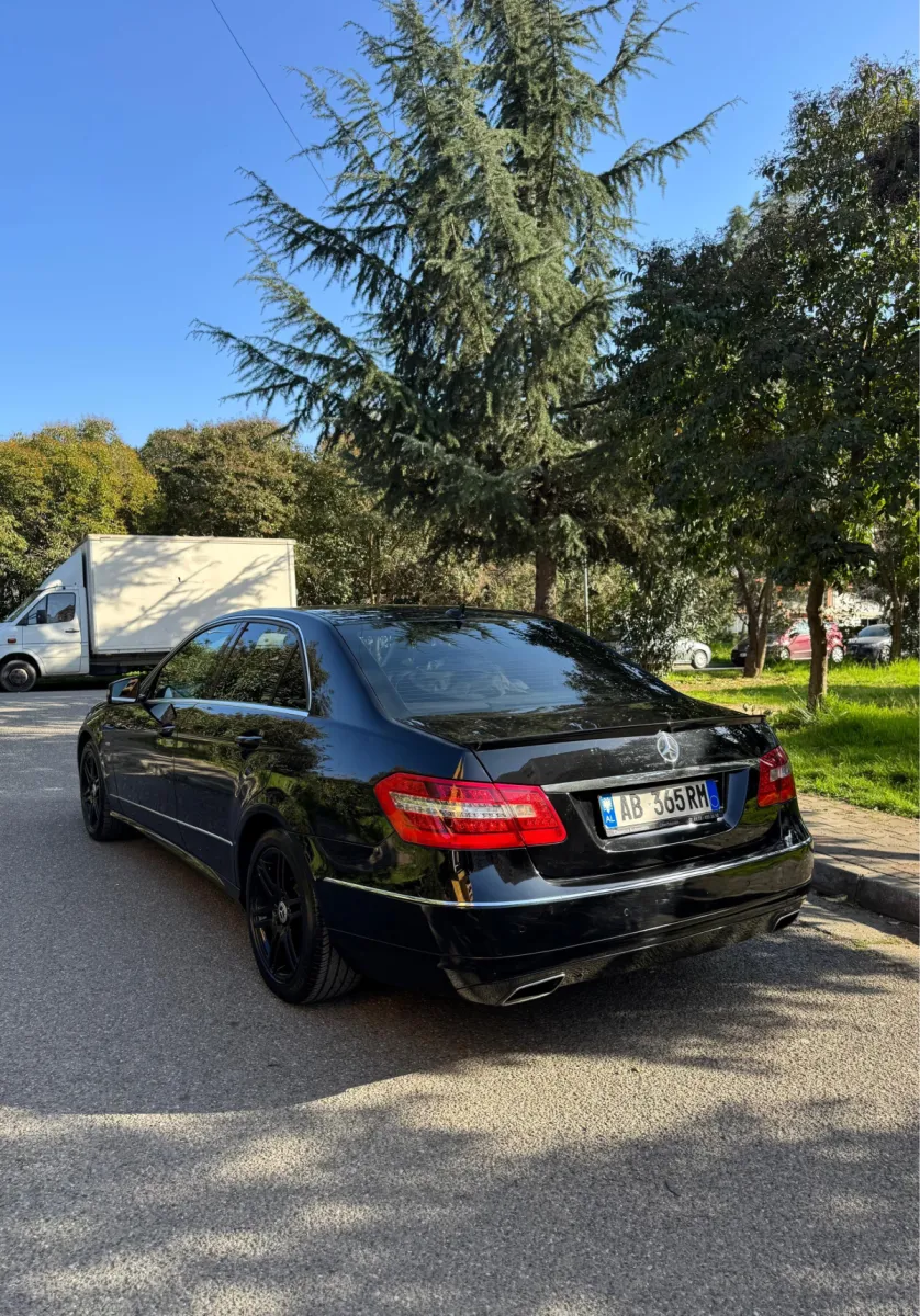 Mercedes benz OKAZIONNN — në shitje · në Tiranë · Gjendje e shkëlqyer - Foto 3