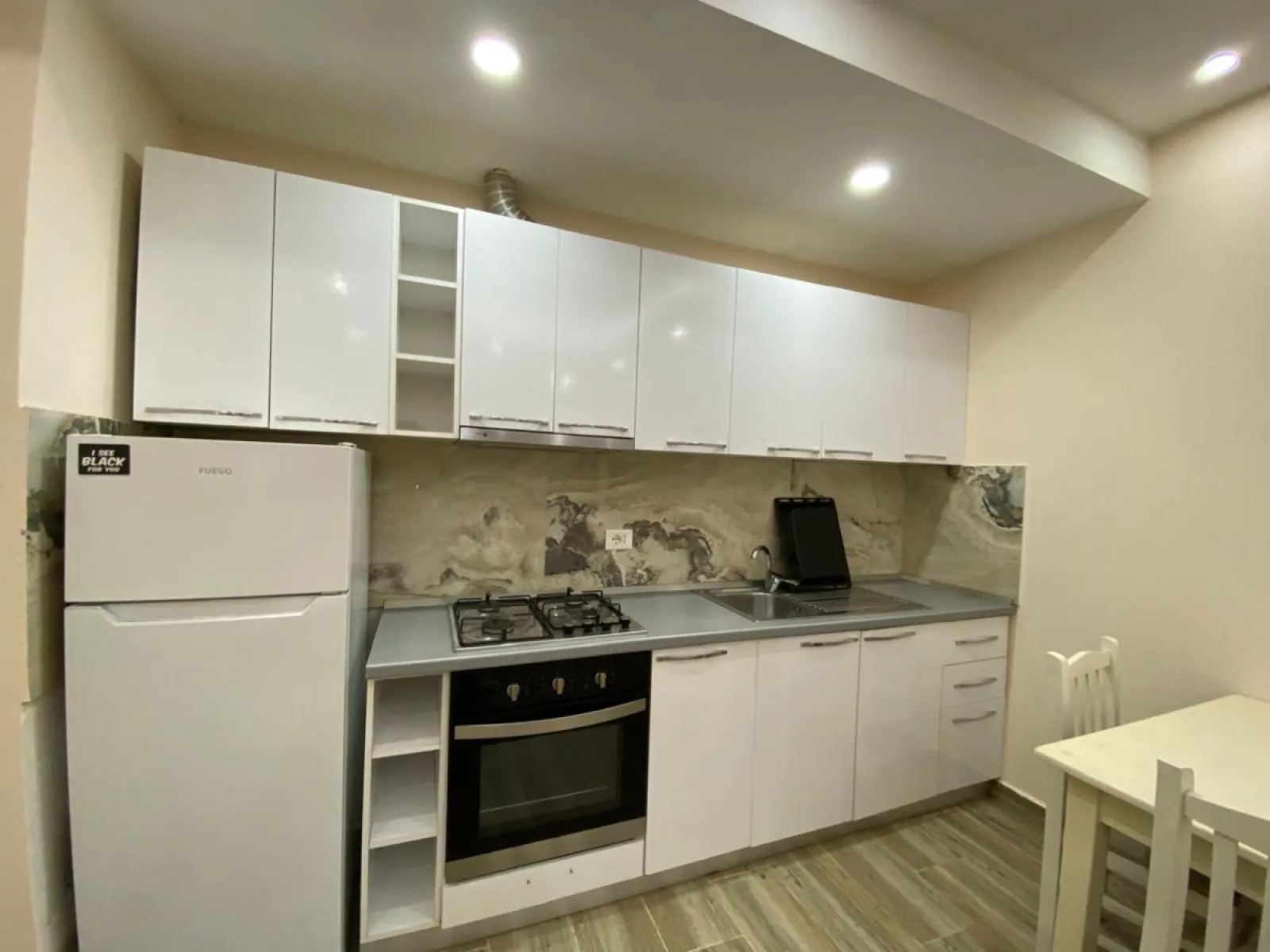 Shitet apartament 1+1 Muzeumi, Durres. - Foto 4