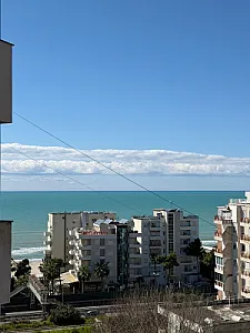 SHITET APARTAMENT 2+1 ME PAMJE DETI, SHKEMBI I KAVAJES. - Foto 1