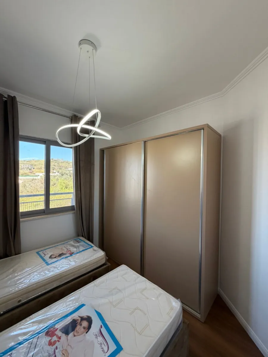 SHITET APARTAMENT 2+1 ME PAMJE DETI, SHKEMBI I KAVAJES. - Foto 6