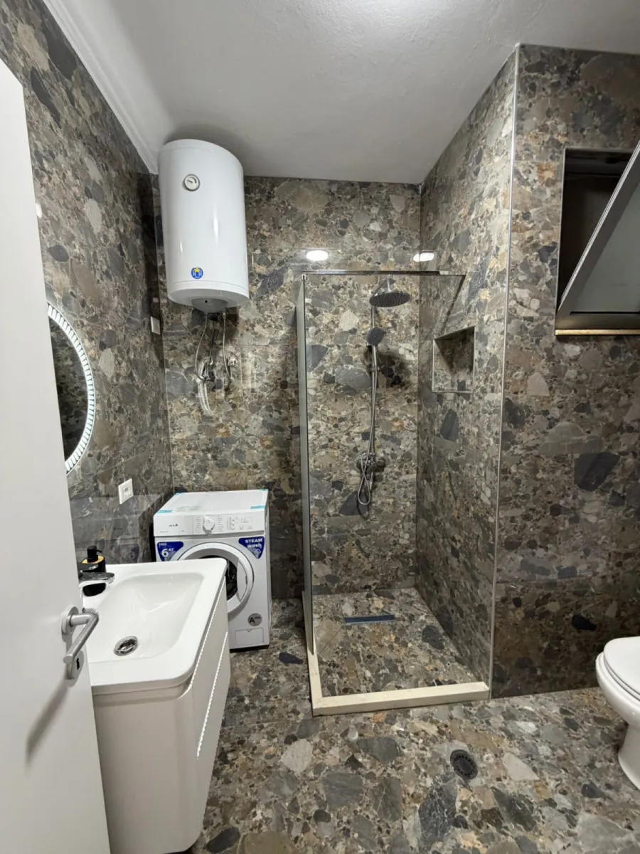 SHITET APARTAMENT 2+1 ME PAMJE DETI, SHKEMBI I KAVAJES. - Foto 9