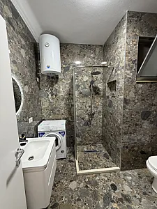 SHITET APARTAMENT 2+1 ME PAMJE DETI, SHKEMBI I KAVAJES. - Foto 9