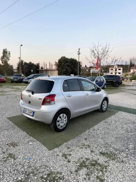 Shitet Toyota yaris 2010 — në Durrës · Gjendje e shkëlqyer
