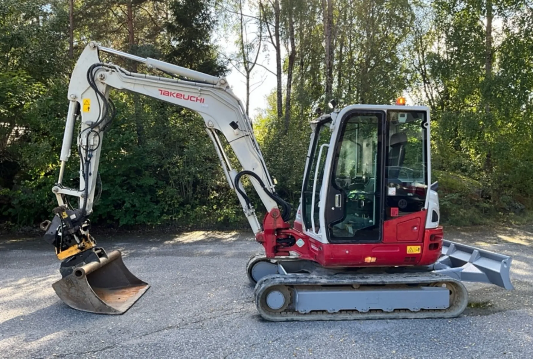 Takeuchi TB260 — Mjet ndërtimi · në shitje · në Tiranë - Foto 4