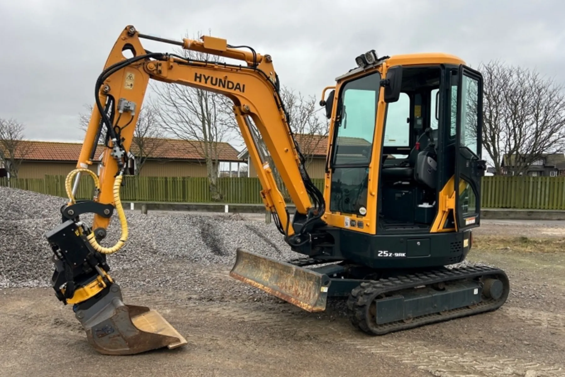 Hyundai Robex 25Z 9AK — Mjet ndërtimi · në shitje - Foto 1