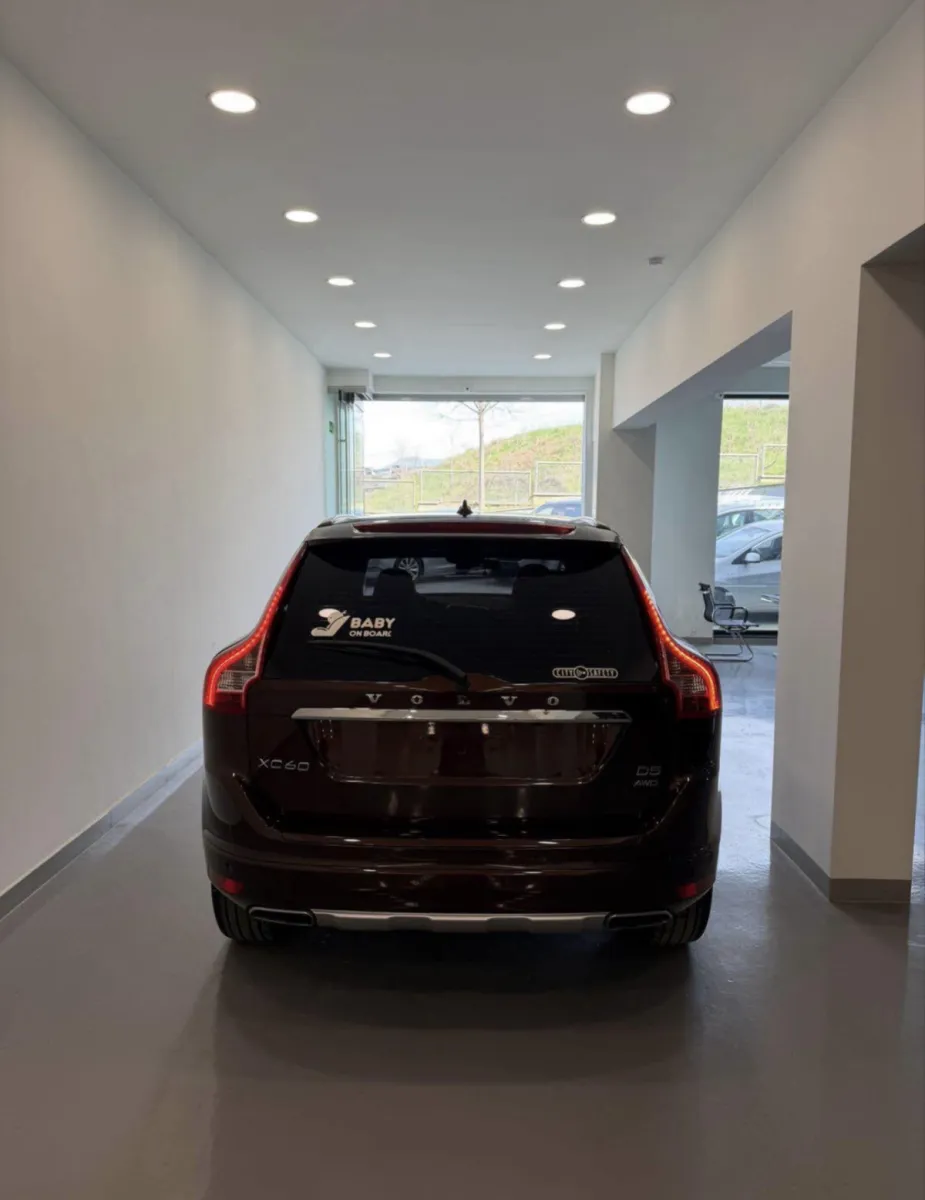 Shitet Volvo XC60 nafte — në Tiranë · Si i ri - Foto 3