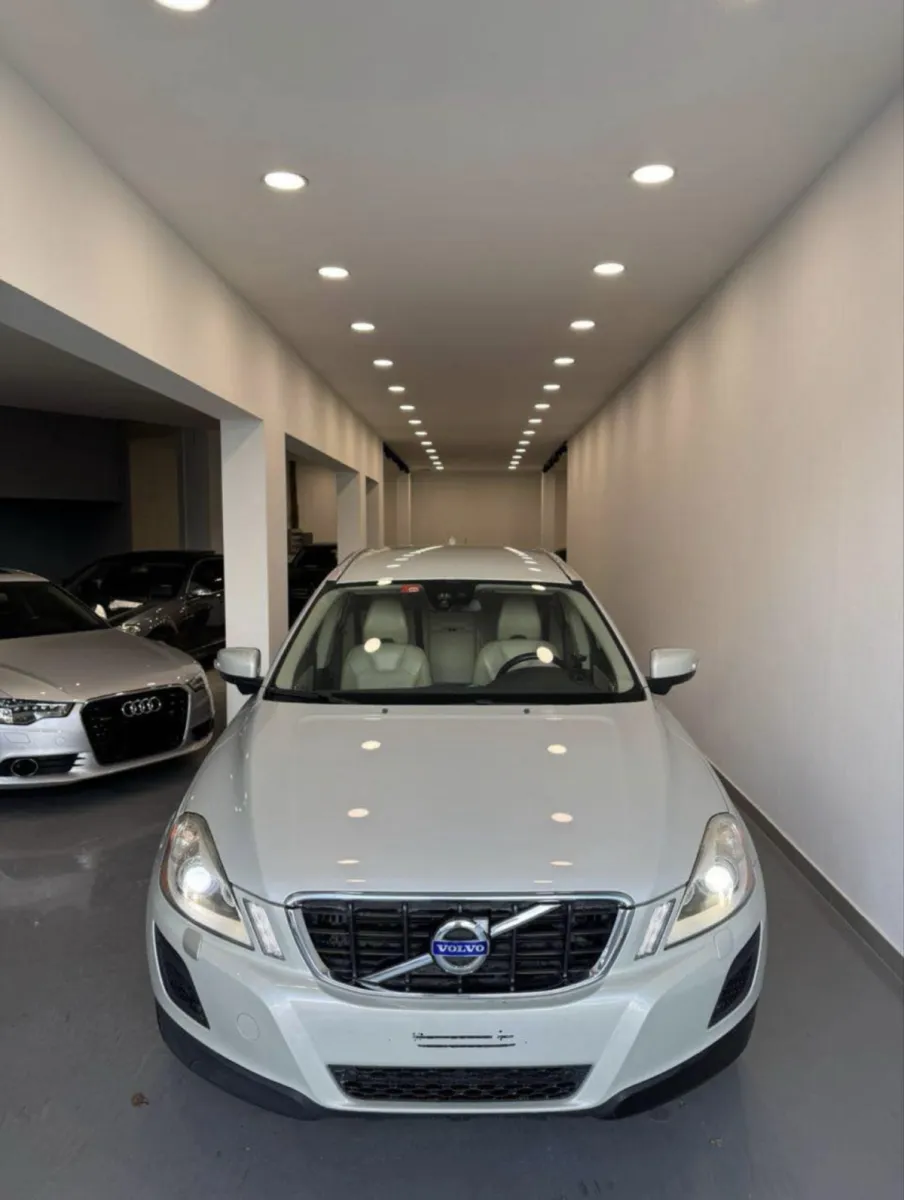 Shitet Volvo XC60 T6 viti 2012 - Foto 1
