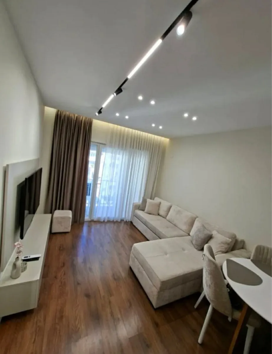 Apartament 1+1 me qira, Prane Rruges se Barrikadave - Foto 2
