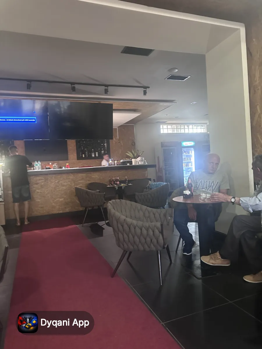 Bar-Restorant me Qira në Tiranë, – 60,000 Lek – I mirë — Tiranë - Foto 4
