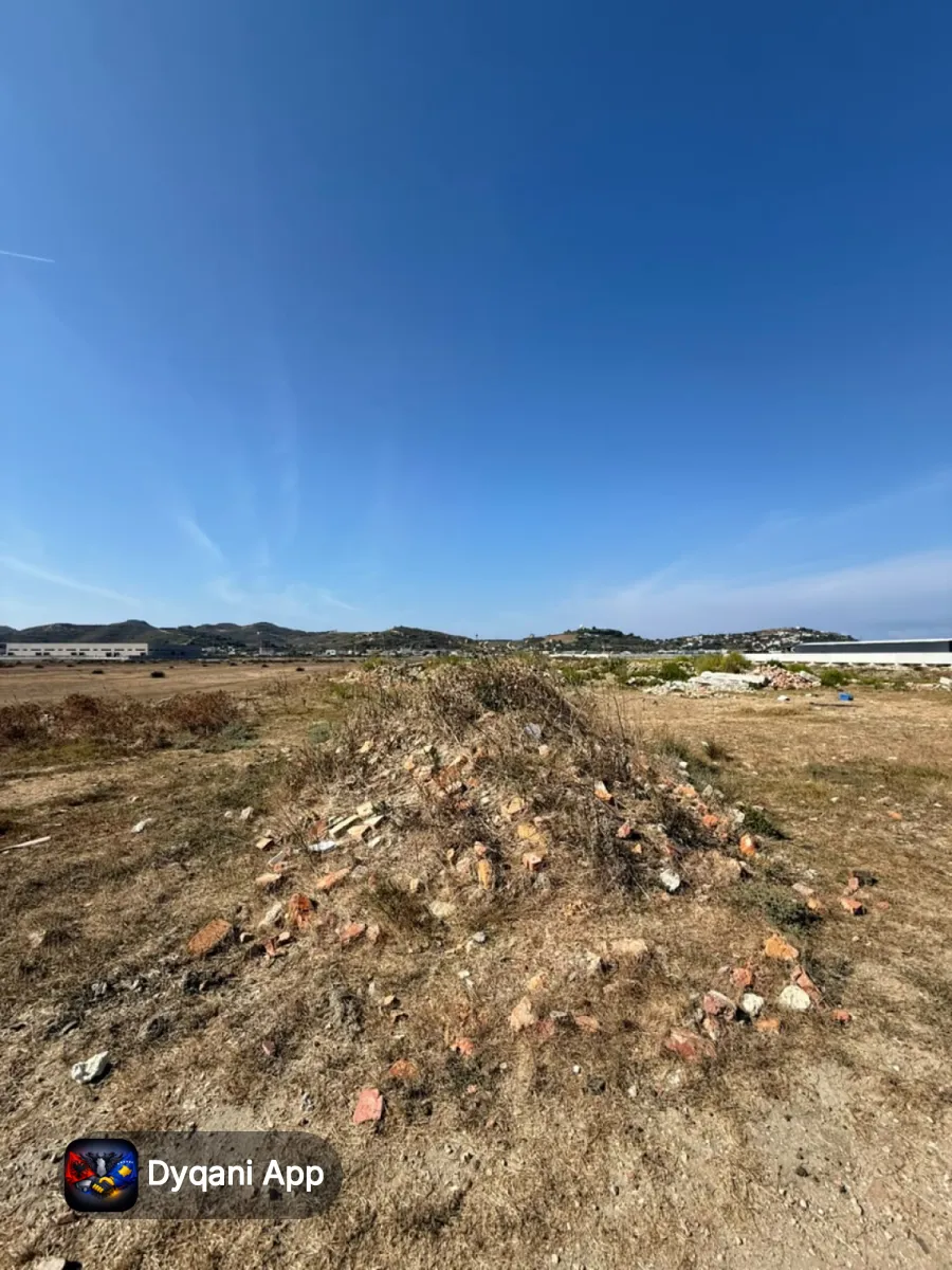 Shiten 9 dylymë tokë në Spitallë – 37,000€ – Durrës – I ri — Durrës - Foto 5