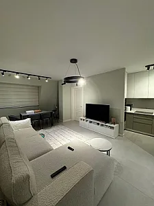 Shitet Apartament 1+1 Shkolla – 165,000€ – Durrës – I ri — Durrës - Foto 1