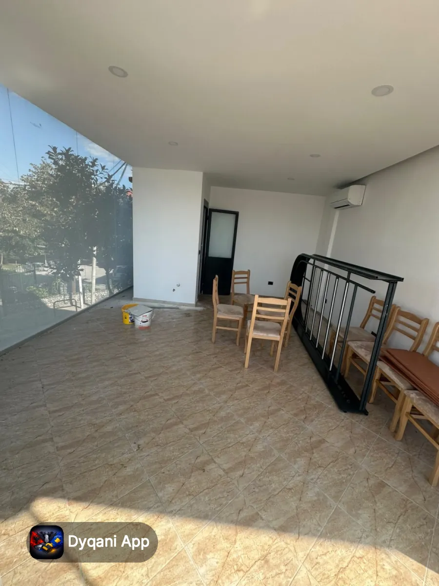Dyqan me qira 45 m² afer – 20,000 Lek – Tiranë – I mirë — Tiranë - Foto 3