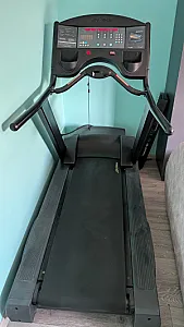 Shitet Piste vrapi Life Fitness – 1,200€ – Elbasan – I mirë — Elbasan - Foto 1