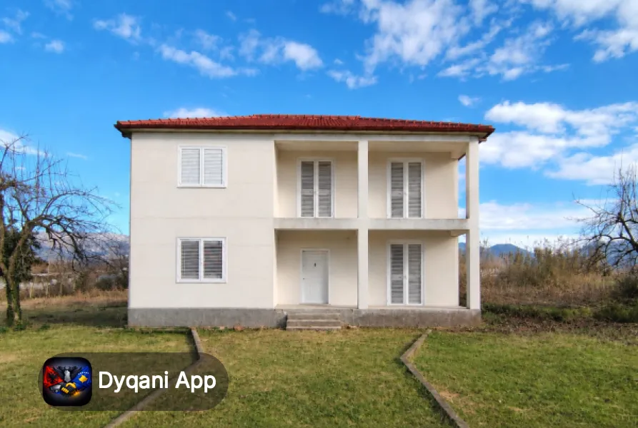 Shtëpi në shitje 220 m² me truall 2.700 m² – 169,000€ – I ri — nikel