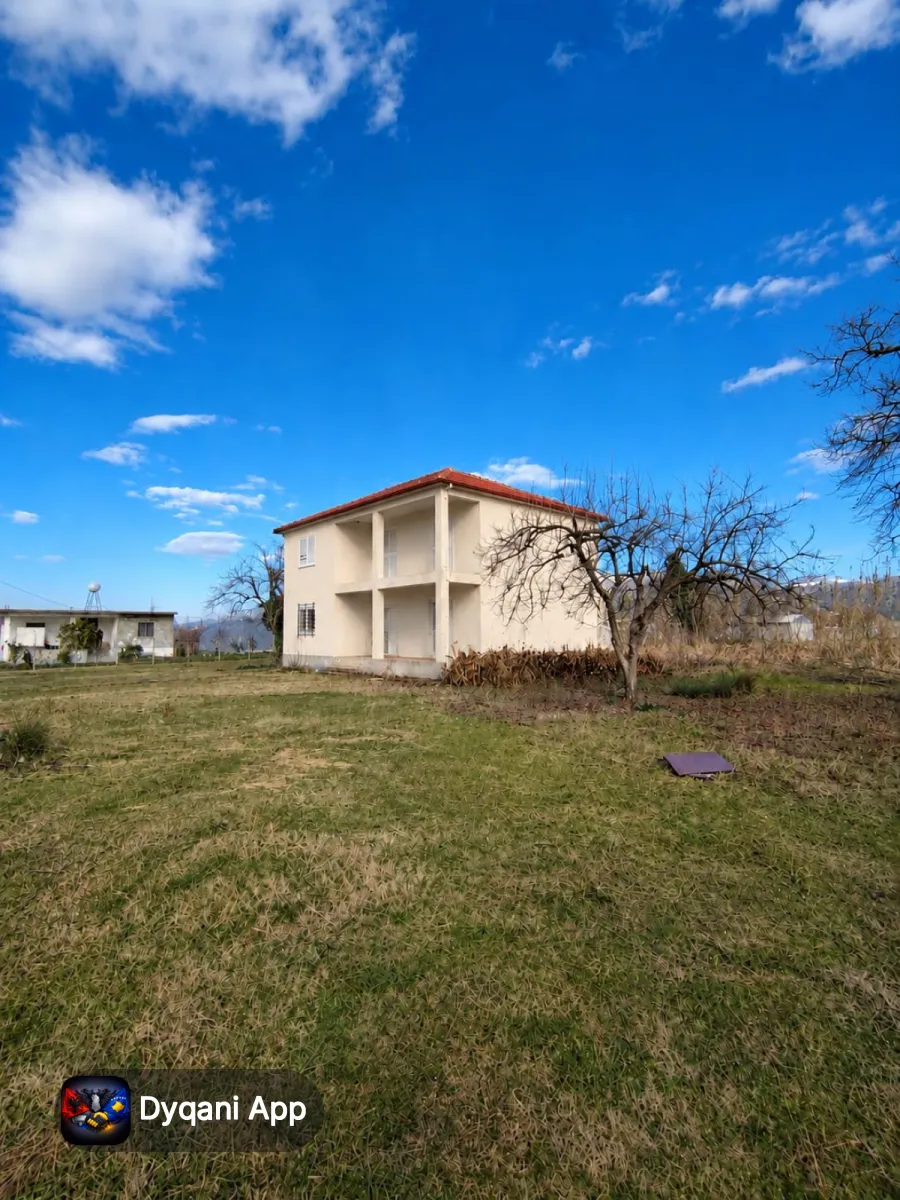 Shtëpi në shitje 220 m² me truall 2.700 m² – 169,000€ – I ri — nikel - Foto 2