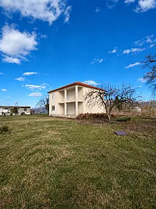 Shtëpi në shitje 220 m² me truall 2.700 m² – 169,000€ – I ri — nikel - Foto 2