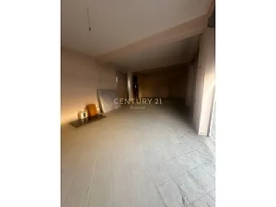 Magazinë me qira 130 m², lartësi 4 m – 650€ – Tiranë — Tiranë - Foto 2