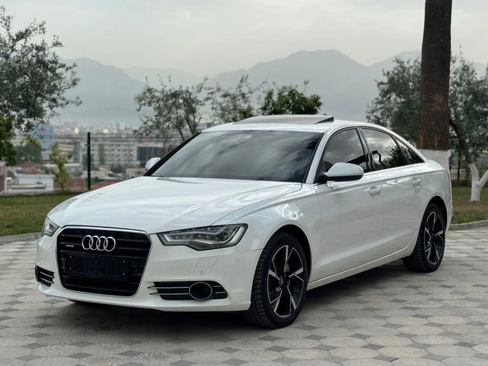 Shitet Audi A6 viti 2014 — në Tiranë · Si i ri - Foto 2